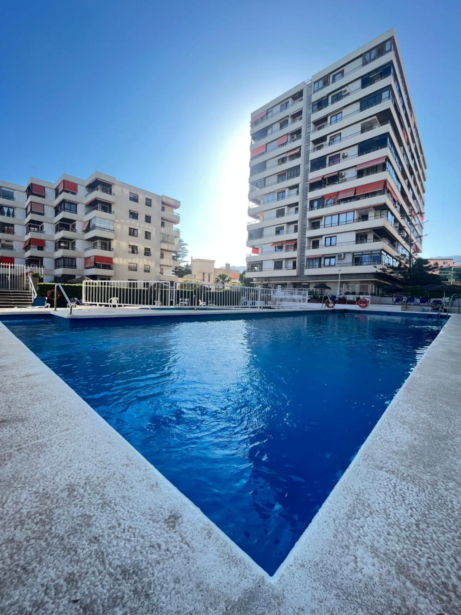 Moderno Apartamento En La Nogalera 托雷莫利诺斯 外观 照片